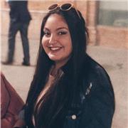 Estudiante universitaria que estudia un grado de Pedagogía, en el cual estoy aprendiendo los mejores métodos para enseñar y es por eso que quiero dar clases a niños, los ayudo a ellos y a la vez me nutro de experiencia